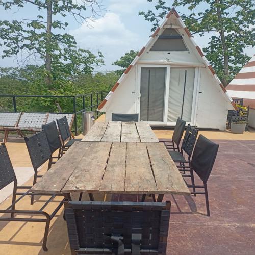 River Deck Glamping And Mud Cottage